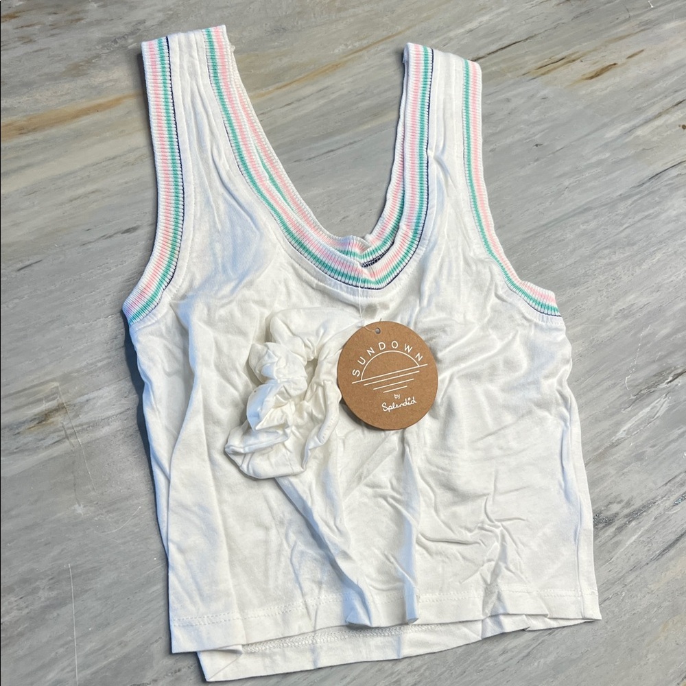 Splendid White Top with Colorful Trim | x-small